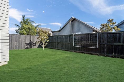 Photo of property in 7 Parachute Crescent, Papakura, 2110