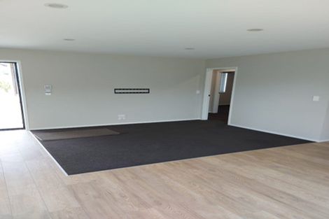 Photo of property in 15 Kahika Grove, Huapai, Kumeu, 0810