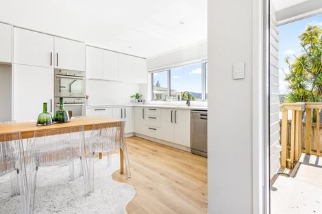 Photo of property in 16a Pine Avenue, Henderson, Auckland, 0612