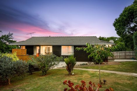 Photo of property in 92 Reynella Drive, Massey, Auckland, 0614
