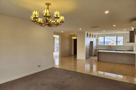 Photo of property in 8 Little Gem Road, Hornby, Christchurch, 8025