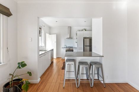 Photo of property in 384 Devon Street West, Lynmouth, New Plymouth, 4310