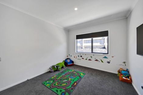 Photo of property in 23 Garrett Drive, Whalers Gate, New Plymouth, 4310