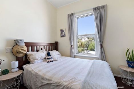 Photo of property in 213 The Parade, Island Bay, Wellington, 6023