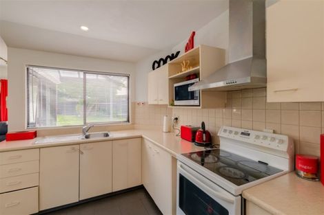 Photo of property in 77 Dunedin Street, Redwood, Christchurch, 8051