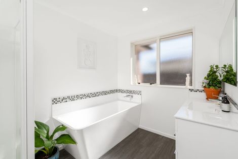 Photo of property in 2/14 Bentley Street, Russley, Christchurch, 8042