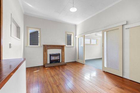 Photo of property in 58 Morley Street, New Plymouth, 4310