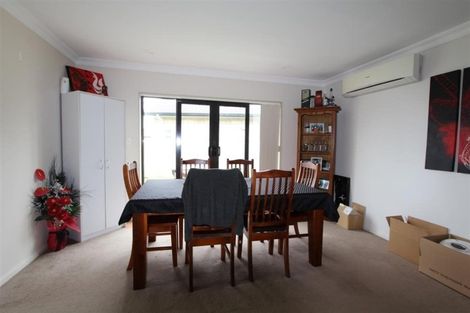 Photo of property in 6 Chadwick Place, Rototuna North, Hamilton, 3210