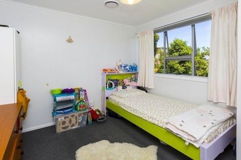 Photo of property in 51 Blueberry Grove, Timberlea, Upper Hutt, 5018