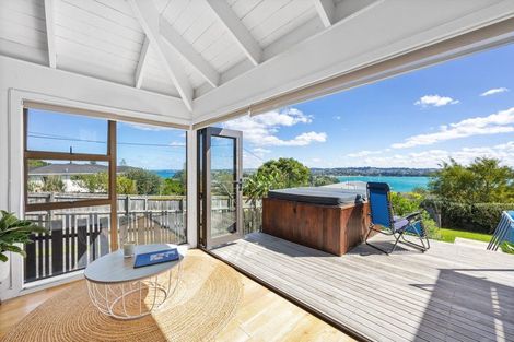 Photo of property in 1126 Whangaparaoa Road, Tindalls Beach, Whangaparaoa, 0930