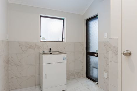 Photo of property in 1/12 Shanaway Rise, Hillcrest, Auckland, 0627