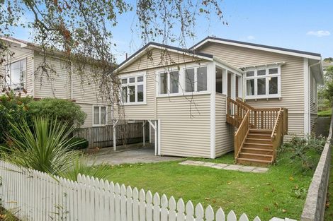 Photo of property in 21 Burrows Avenue, Karori, Wellington, 6012