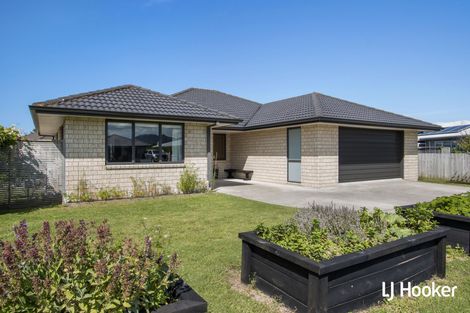 Photo of property in 32 Reel Road, Athenree, Waihi Beach, 3611