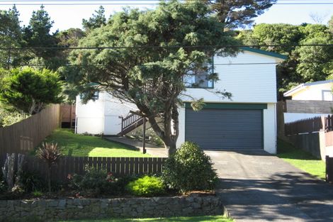 Photo of property in 29 Black Rock Road, Newlands, Wellington, 6037