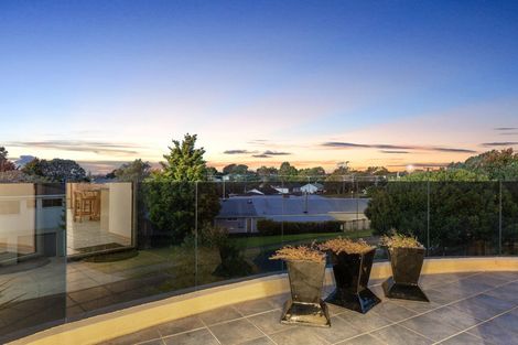 Photo of property in 3 Fairfax Terrace, Frankleigh Park, New Plymouth, 4310