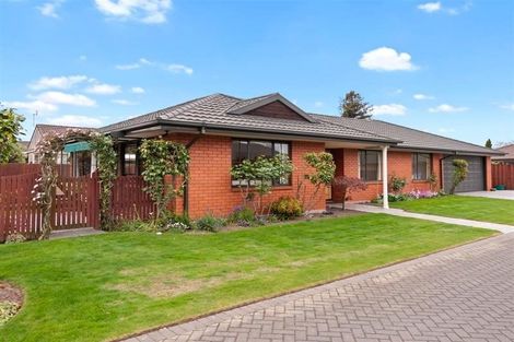 Photo of property in 4/156 Blighs Road, Strowan, Christchurch, 8052