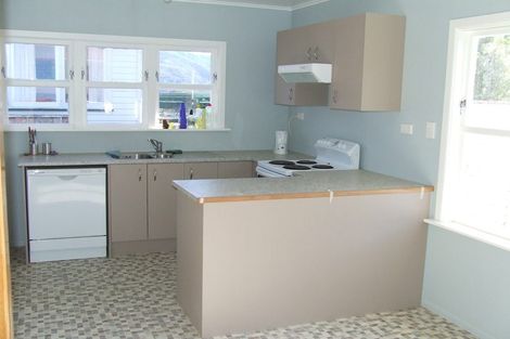 Photo of property in 25 Pollard Street, Wainuiomata, Lower Hutt, 5014