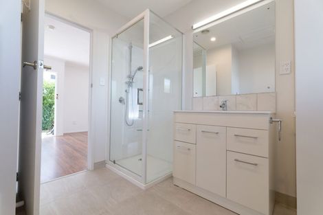 Photo of property in 1/760 Beach Road, Browns Bay, Auckland, 0630