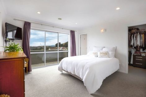 Photo of property in 3 Greenstone Place, Aotea, Porirua, 5024