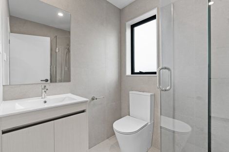 Photo of property in 165b Wiseley Road, West Harbour, Auckland, 0618