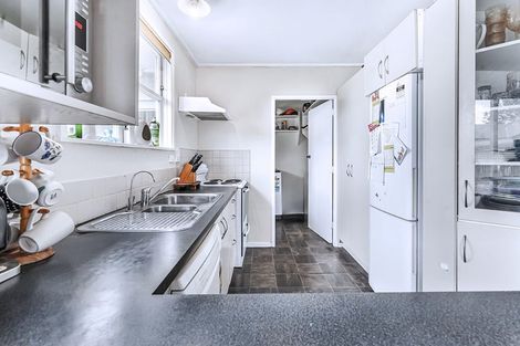 Photo of property in 50 Sare Crescent, Fairfield, Hamilton, 3214