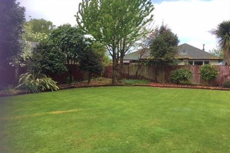 Photo of property in 72 Withells Road, Avonhead, Christchurch, 8042