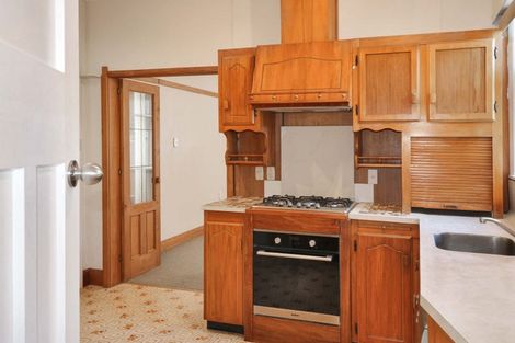 Photo of property in 22 Saint Albans Grove, Woburn, Lower Hutt, 5010