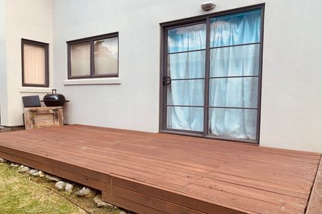 Photo of property in 2/890 East Coast Road, Northcross, Auckland, 0630