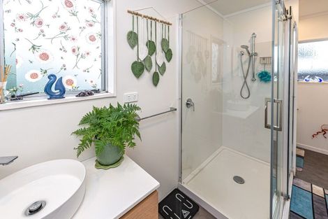 Photo of property in 51 Hussey Street, Waverley, 4510