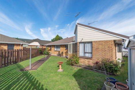 Photo of property in 2/1 Nelson Street, Papakura, 2110