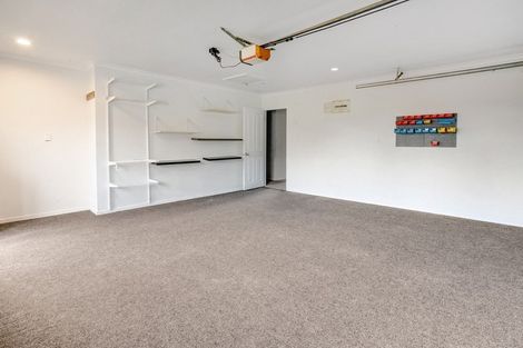 Photo of property in 17 Glenveagh Park Drive, Weymouth, Auckland, 2103
