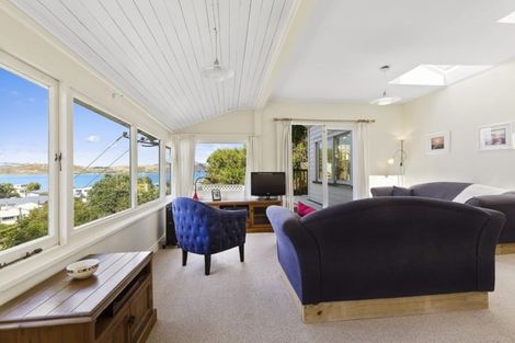 Photo of property in 4 Gordon Road, Plimmerton, Porirua, 5026