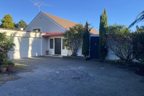 Photo of property in 2/11 Memorial Avenue, Ilam, Christchurch, 8053