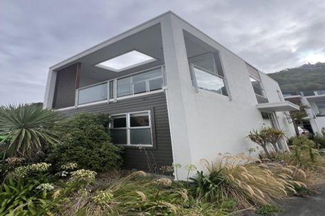 Photo of property in 1/306 Evans Bay Parade, Hataitai, Wellington, 6021