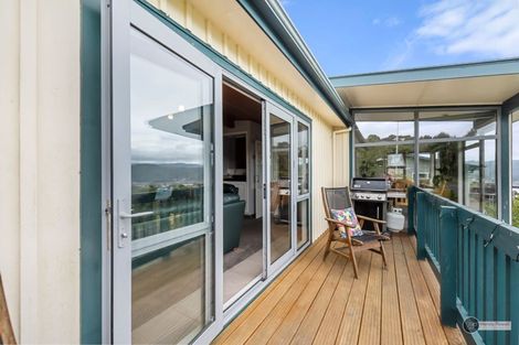 Photo of property in 30 Pekanga Road, Normandale, Lower Hutt, 5010
