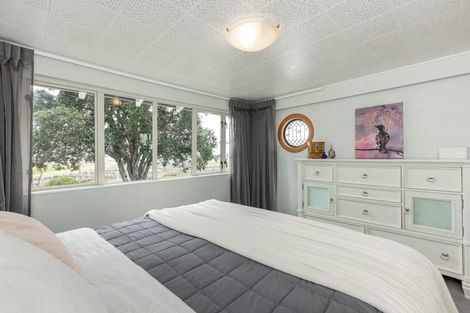 Photo of property in 22 Pukeko Place, Westshore, Napier, 4110