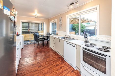 Photo of property in 28 Miro Street, Castlecliff, Whanganui, 4501