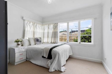 Photo of property in 50a Megan Avenue, Pakuranga Heights, Auckland, 2010