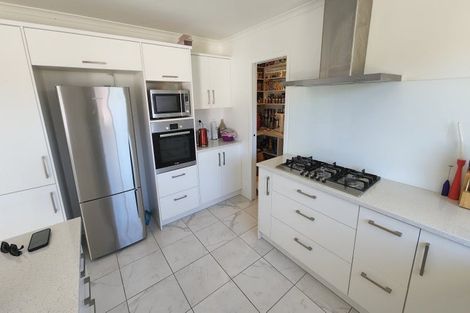 Photo of property in 8 Derwent Place, Flagstaff, Hamilton, 3210