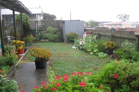 Photo of property in 17 Marne Grove, Waitangirua, Porirua, 5024