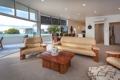 Photo of property in 218a Beverley Terrace, Whangamata, 3620
