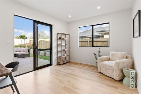 Photo of property in 12 Paihere Street, Huapai, Kumeu, 0810