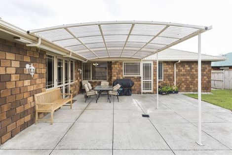 Photo of property in 11 Brookside Close, Highbury, Palmerston North, 4412