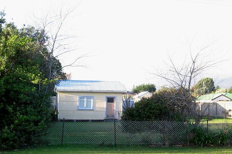 Photo of property in 21 Hemara Street, Waikanae Beach, Waikanae, 5036