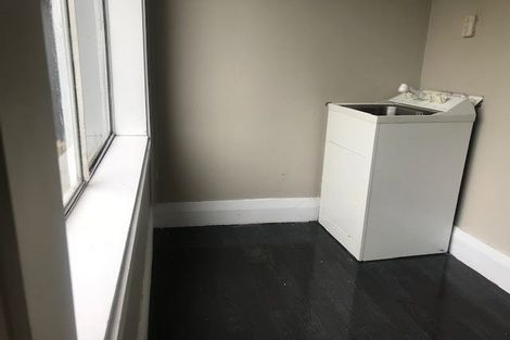 Photo of property in 9 Park Street, Gore, 9710