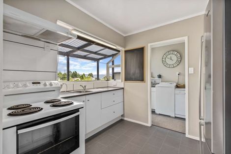Photo of property in 2/11 Longreach Drive, Sunnyvale, Auckland, 0612