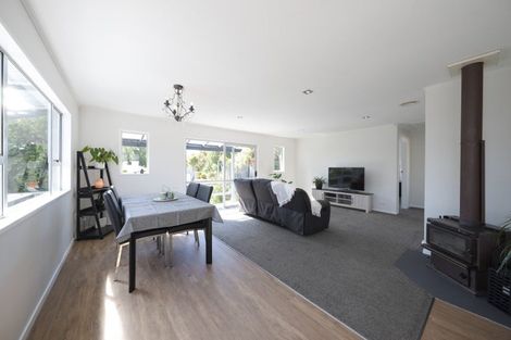 Photo of property in 49 Queens Avenue, Waikuku Beach, 7402