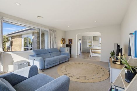 Photo of property in 35 Woodgrove Avenue, North New Brighton, Christchurch, 8083
