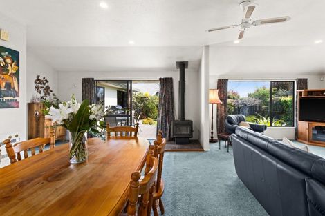 Photo of property in 12 Kingsgate Row, Havelock North, 4130