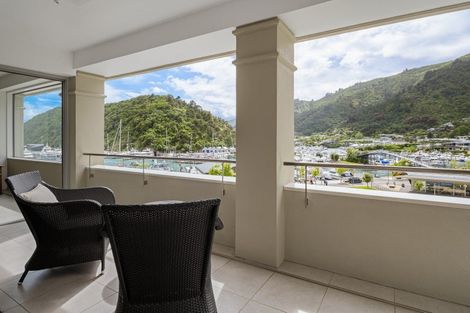 Photo of property in Oxleys Rock Apartments, 401/6 London Quay, Picton, 7220